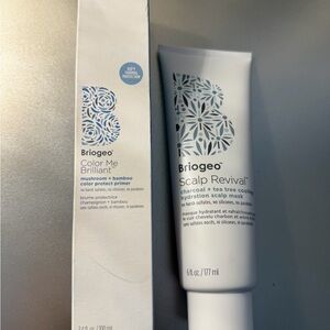 Briogeo Scalp Revival Charcoal Mask - White and Blue